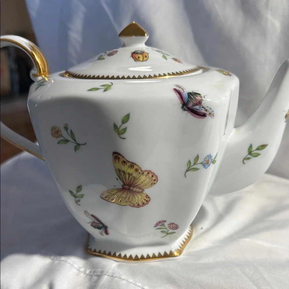 Elegant  Godinger Primavera White Teapot with Gold Accents and Nature Design